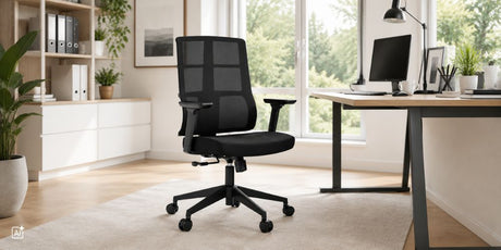 Der Bürostuhl hjh OFFICE Spinio steht in einem modernen Homeoffice