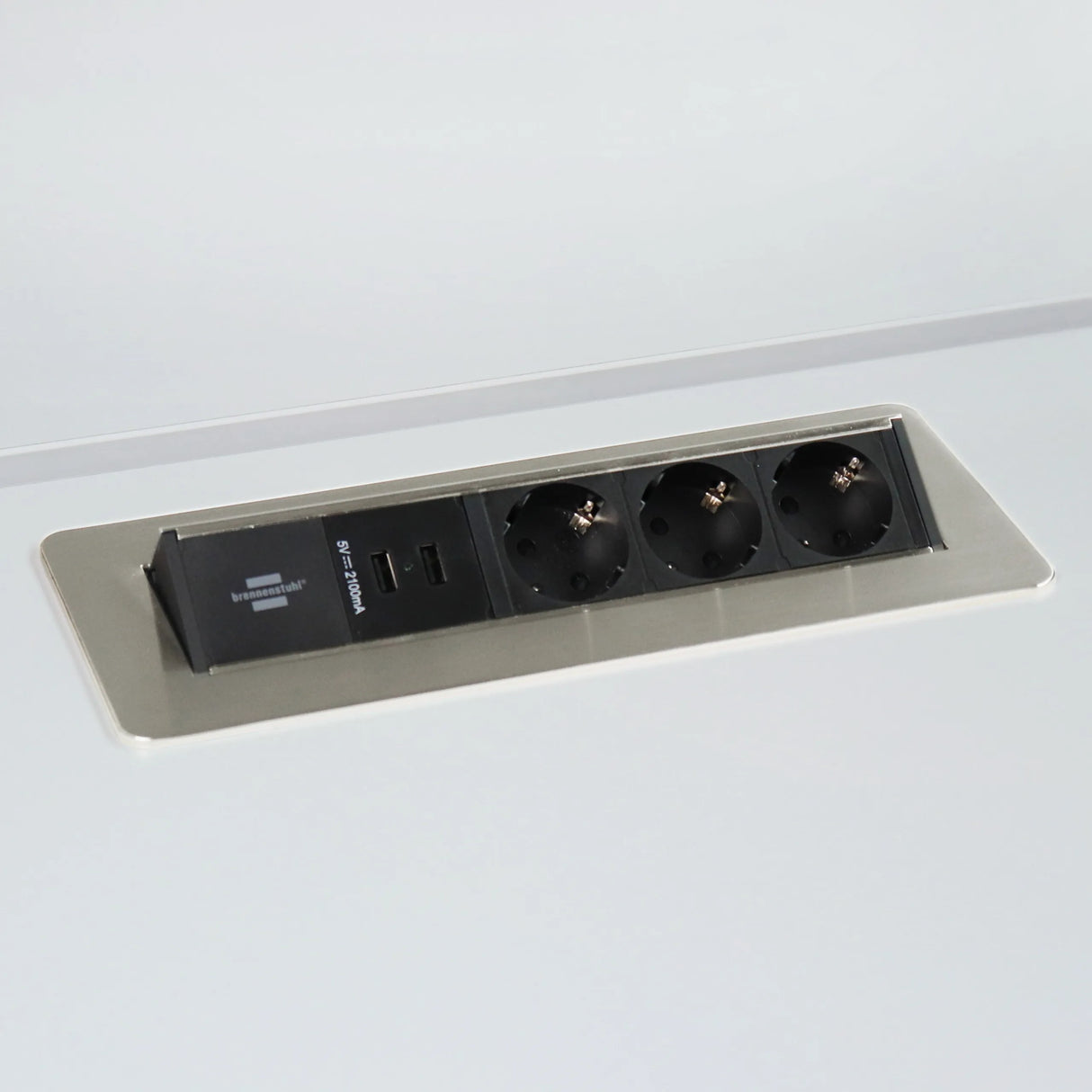 ELDUSB0 | Steckdosenleiste (ohne Fräsung) | 3 x Steckdose | 2 x USB - Zubehör