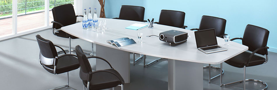 Konferenztische für bessere Teamarbeit, Besprechungen oder Tagungen.